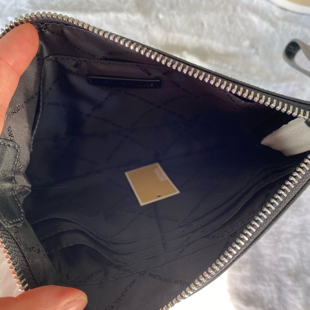 Michael Kors black Fulton clutch wristlet - Picture 3 of 6